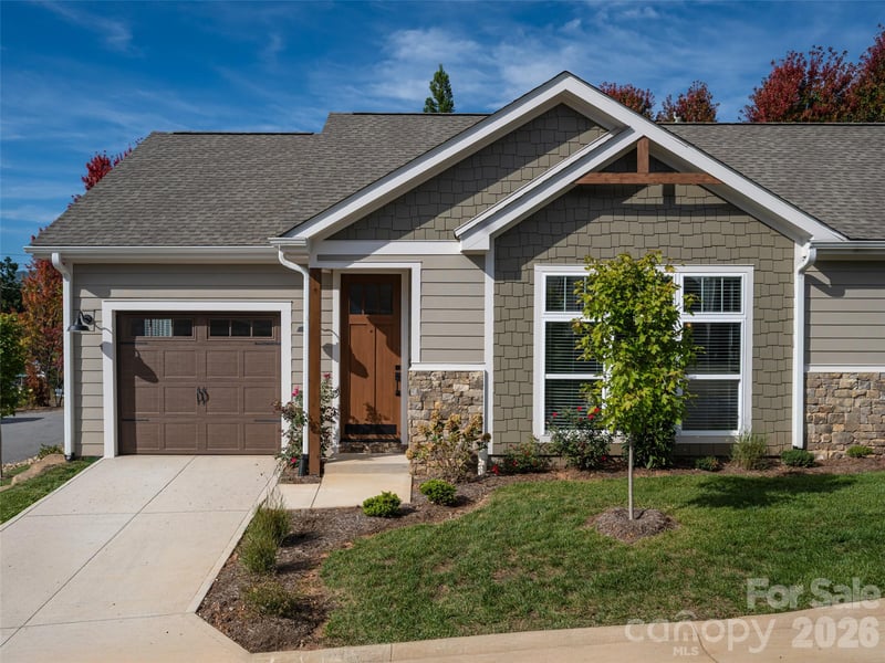 8 Heartleaf Cir, Arden, NC 28704