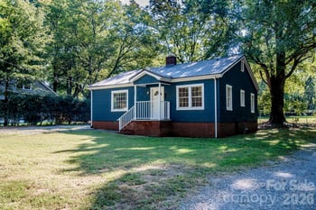 541 Walnut St, Mooresville, NC 28115