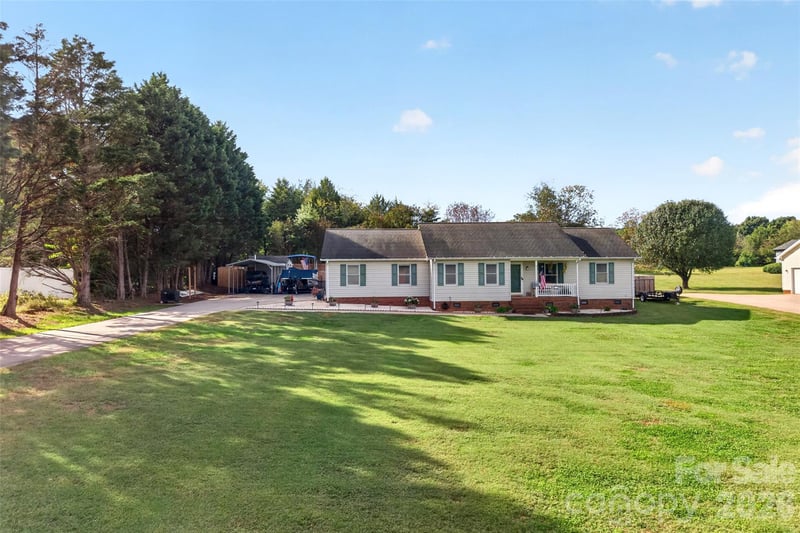 135 Rumple Hill Dr, Statesville, NC 28677