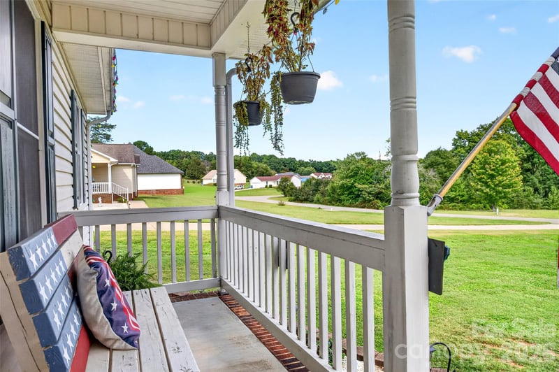 135 Rumple Hill Dr, Statesville, NC 28677