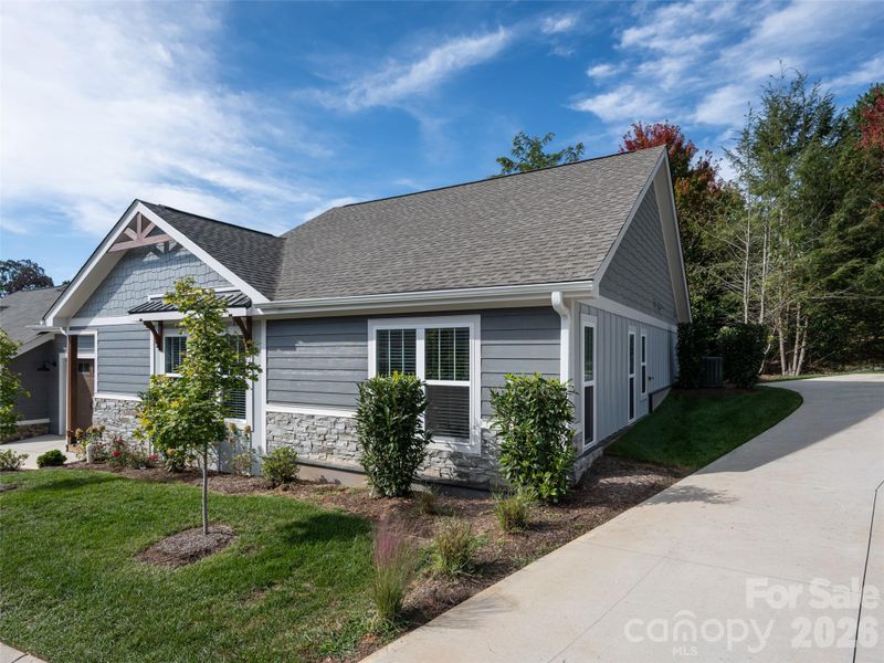 10 Heartleaf Cir, Arden, NC 28704