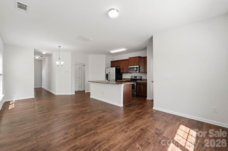9360 Hamel St, Charlotte, NC 28215