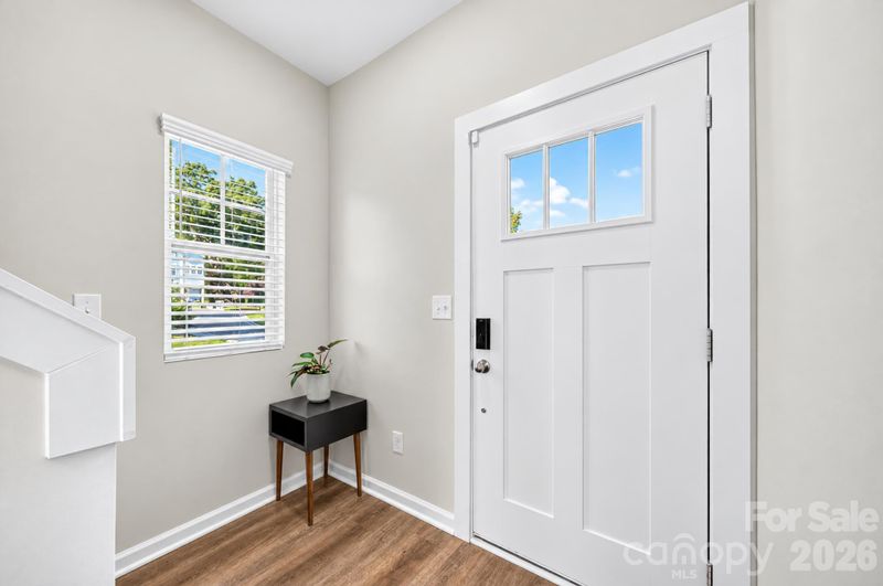 516 Kingsway Cir, Charlotte, NC 28214