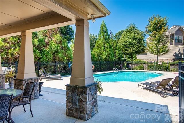 3013 Callaway Ct, Cramerton, NC 28032