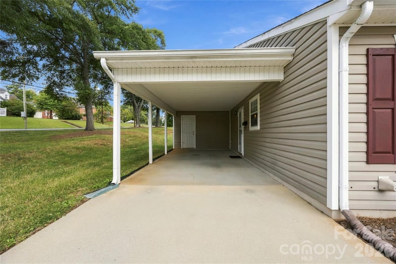 1001 Old Chestnut Way, Cramerton, NC 28032