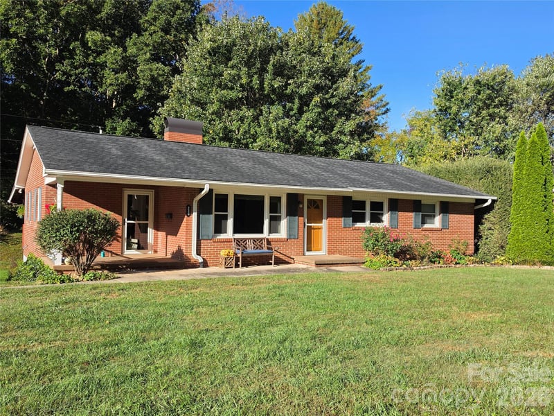 230 Rhoda St, Canton, NC 28716