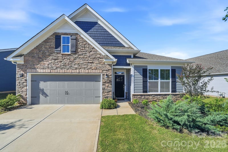 4207 Millstream Rd, Denver, NC 28037