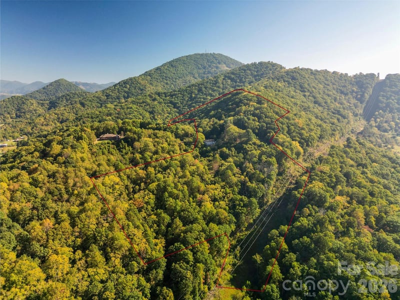 989 Brigadoon Dr, Clyde, NC 28721