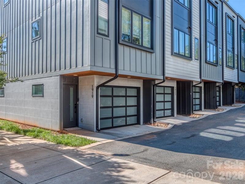 1919 W Trade St, Charlotte, NC 28216