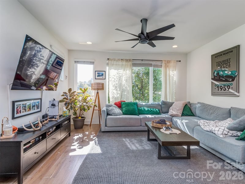 1919 W Trade St, Charlotte, NC 28216