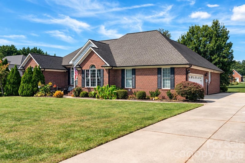 2915 Woodfield Ln, Lincolnton, NC 28092