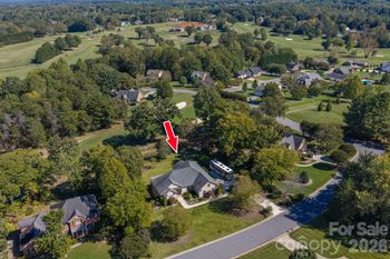 3715 Foxboro Ln NE, Hickory, NC 28601