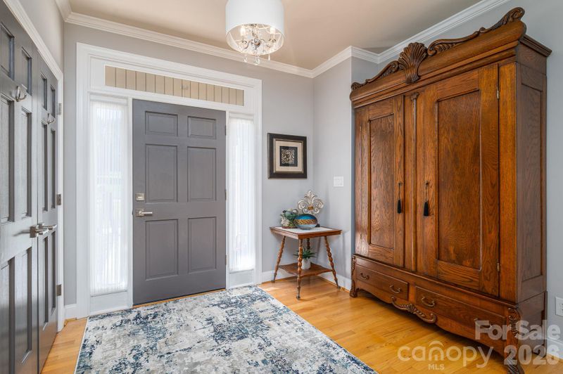 3715 Foxboro Ln NE, Hickory, NC 28601