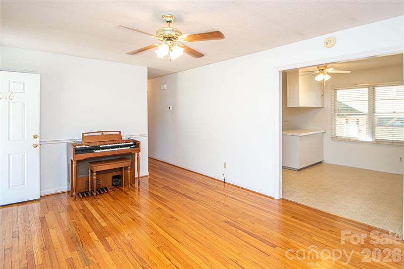 6016 Potter Rd, Matthews, NC 28104