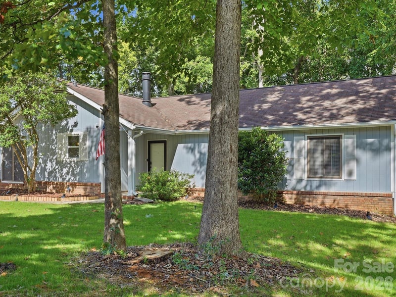 10702 Kingfisher Dr, Charlotte, NC 28226