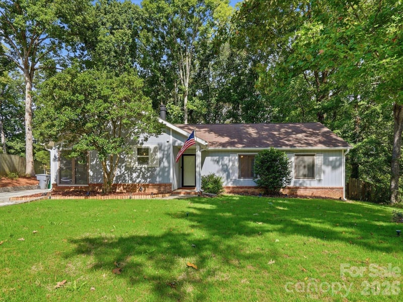 10702 Kingfisher Dr, Charlotte, NC 28226