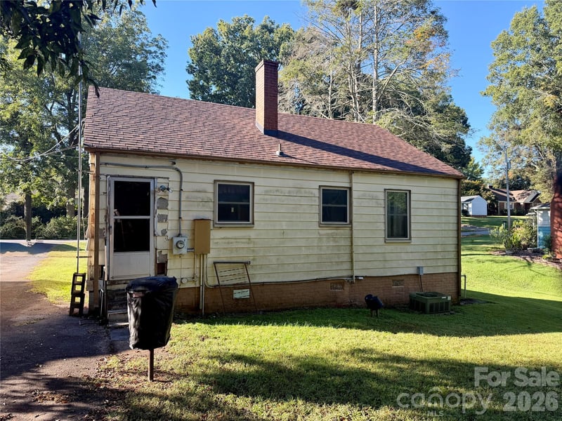 216 W 9th St, Newton, NC 28658