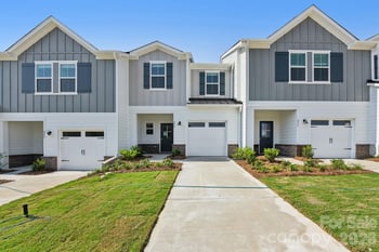 8009 Hidden Springs Trl, Charlotte, NC 28216