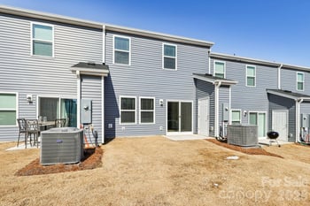 8009 Hidden Springs Trl, Charlotte, NC 28216
