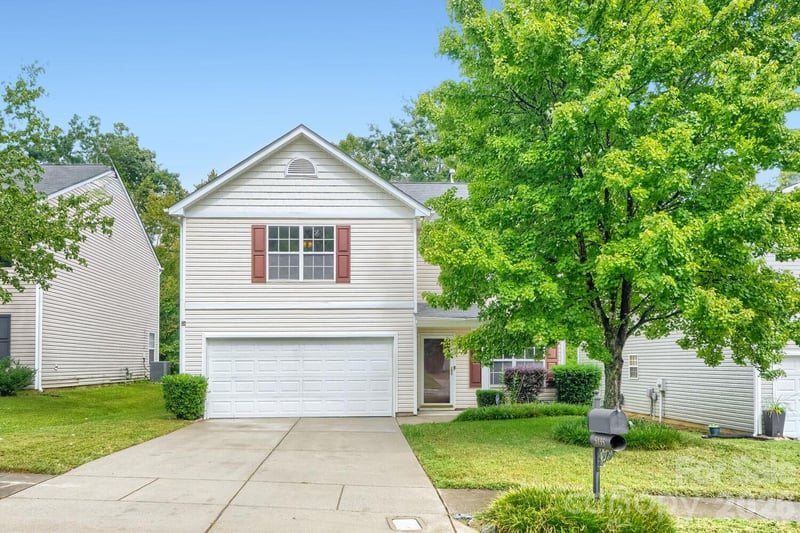 5135 Raspberry Knoll Dr, Charlotte, NC 28208