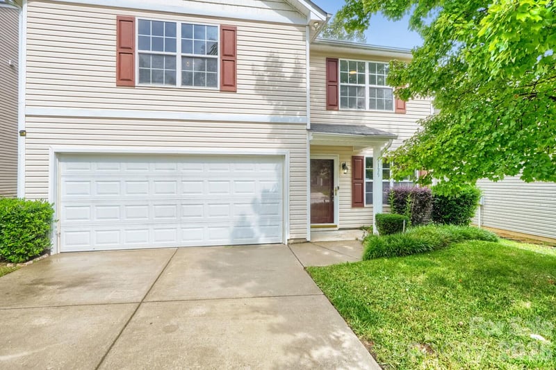5135 Raspberry Knoll Dr, Charlotte, NC 28208