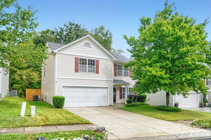 5135 Raspberry Knoll Dr, Charlotte, NC 28208