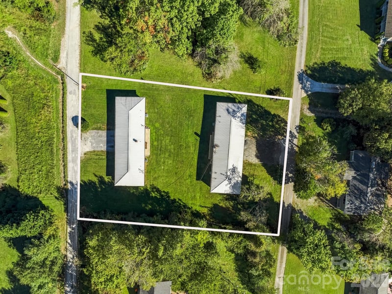 17 Randolph Ave, Flat Rock, NC 28731