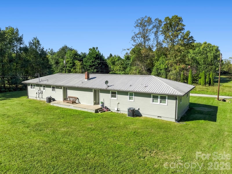 17 Randolph Ave, Flat Rock, NC 28731
