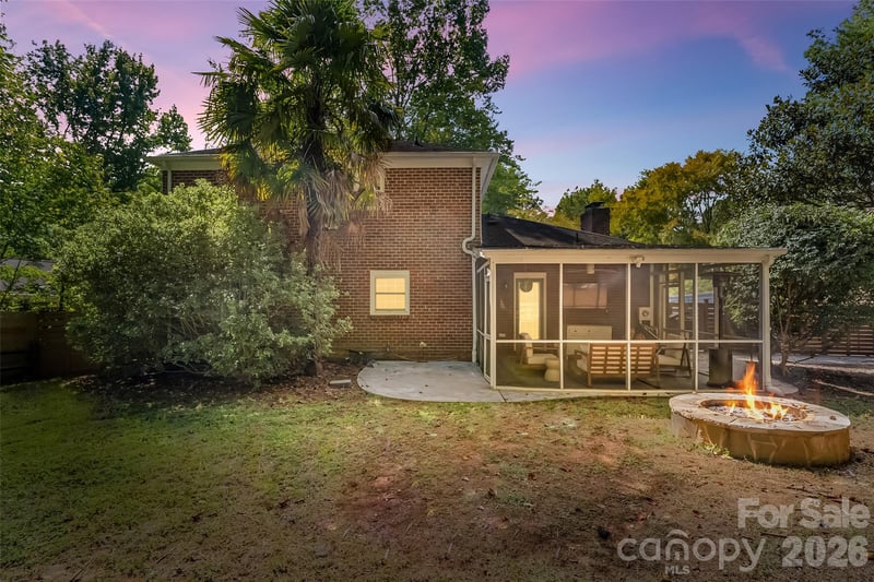 9151 Hinson Dr, Matthews, NC 28105