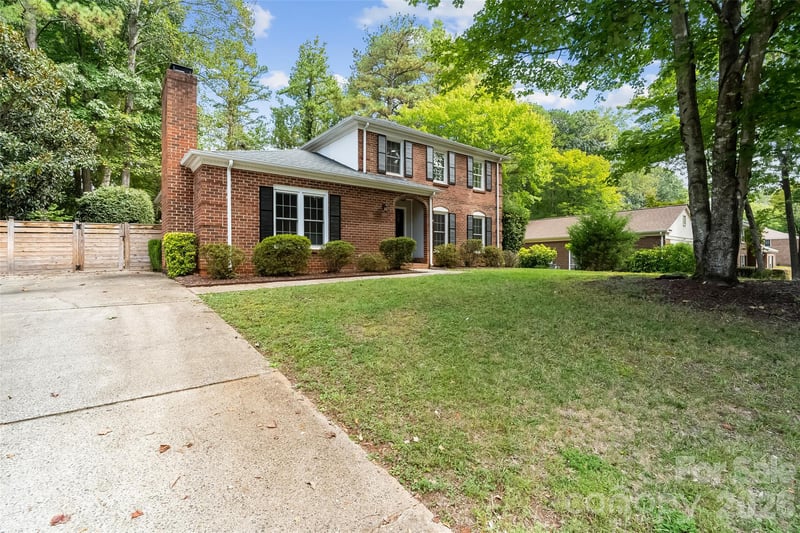 9151 Hinson Dr, Matthews, NC 28105