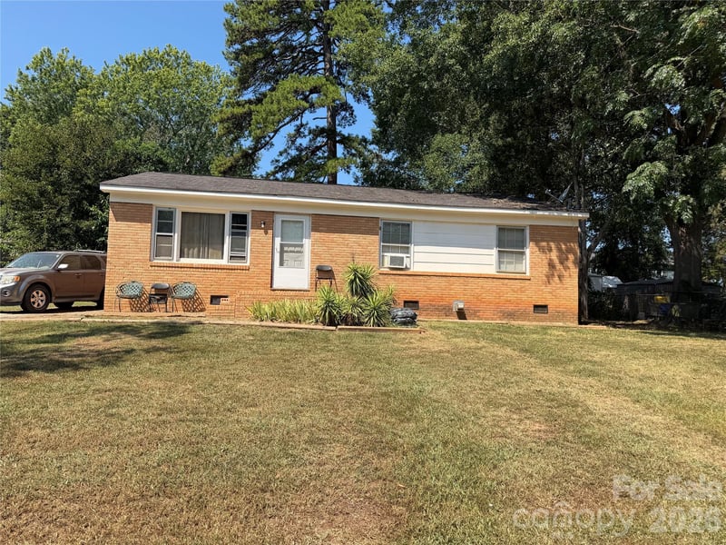 679 Winston Dr, Gastonia, NC 28052