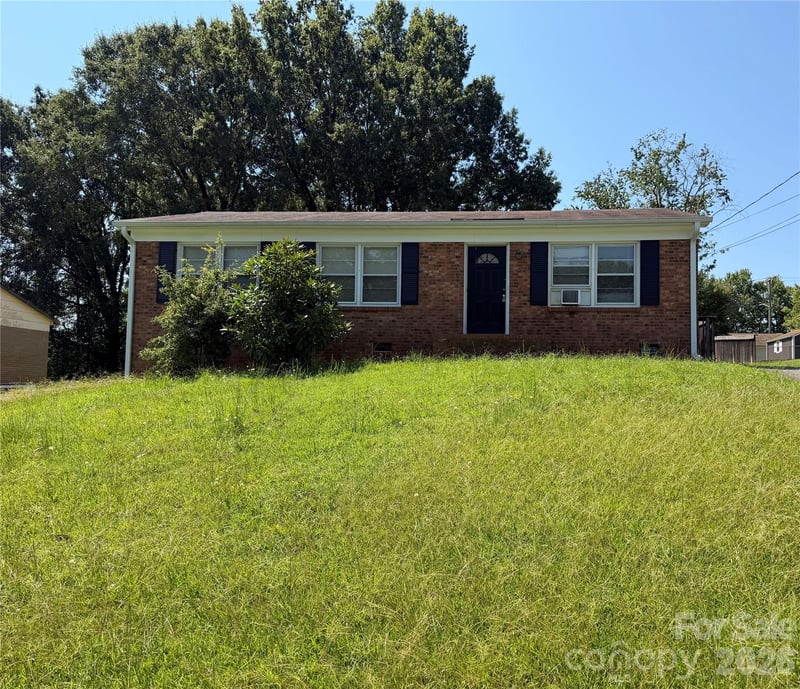 3025 Matthews Dr, Gastonia, NC 28052