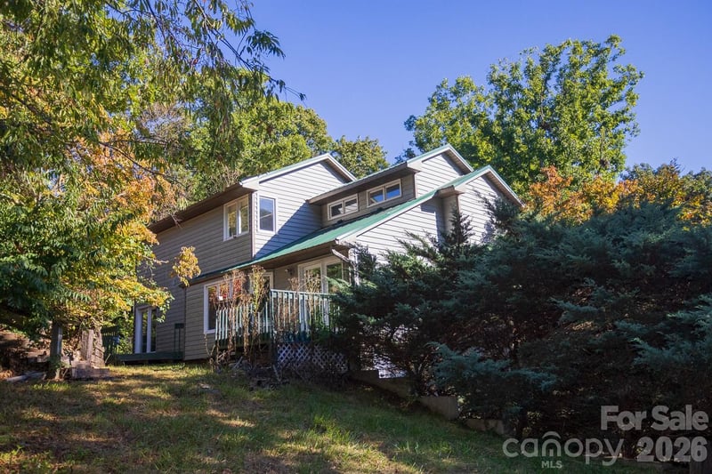 79 Pine Cone Dr, Asheville, NC 28805