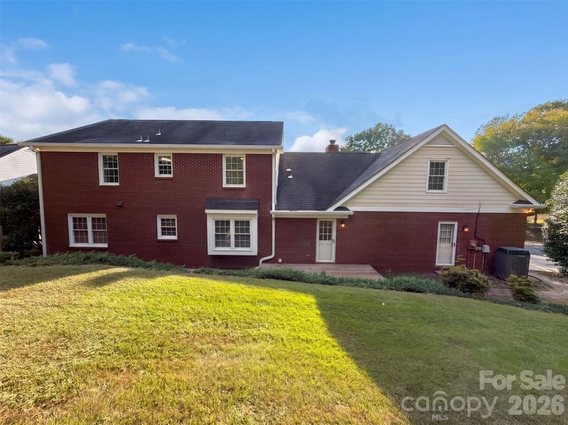201 Wainsley Pl, Matthews, NC 28105