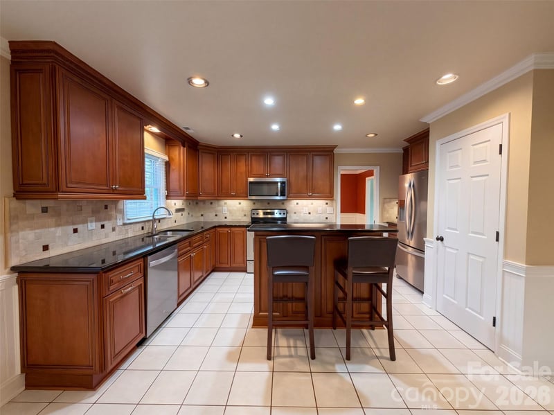 201 Wainsley Pl, Matthews, NC 28105