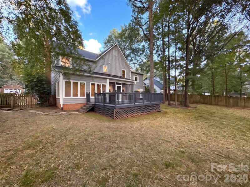 2315 Heathershire Ln, Matthews, NC 28105