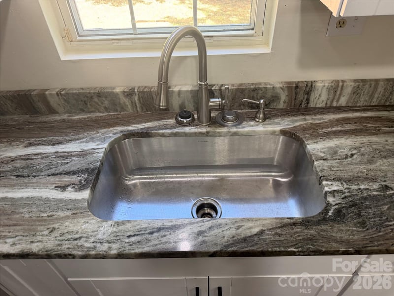 104 E Clairborne St, Blacksburg, SC 29702