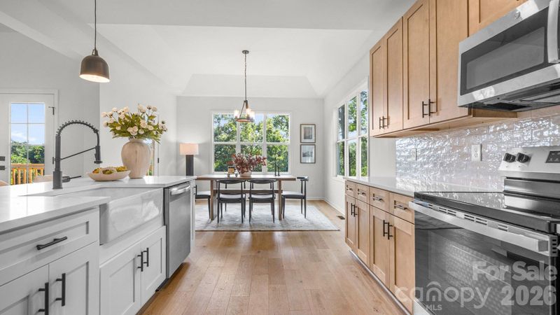 3800 Erskine Woods Dr, Bessemer City, NC 28016