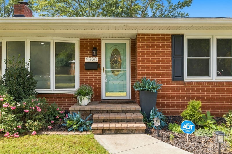 6520 Candlewood Dr, Charlotte, NC 28210