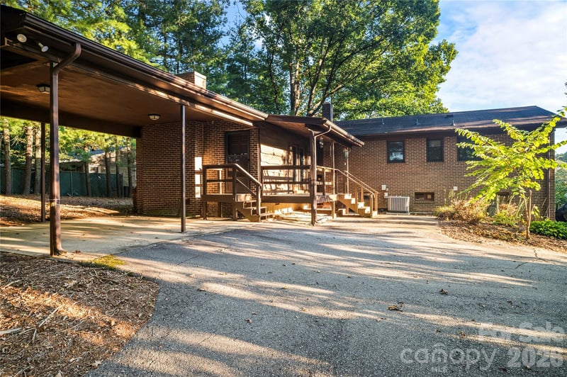 9 Fullam Dr, Arden, NC 28704