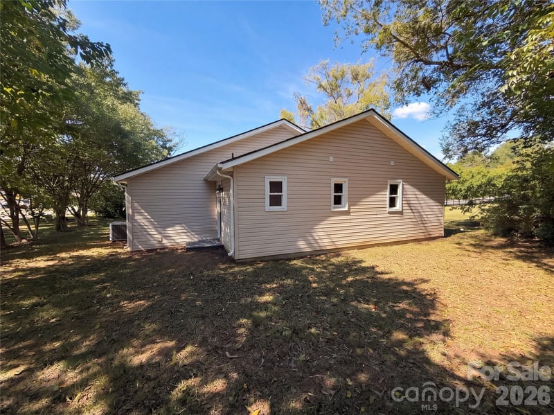 232 River St, Mount Holly, NC 28120