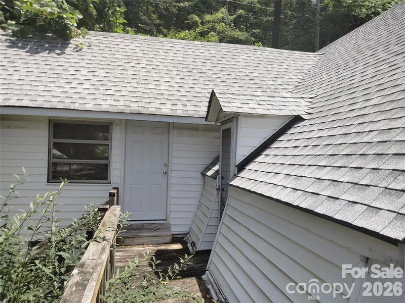 127 Rock Crest Cv, Lake Lure, NC 28746