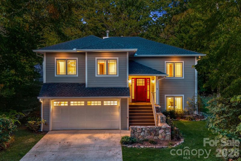 21 Lake Ave, Black Mountain, NC 28711