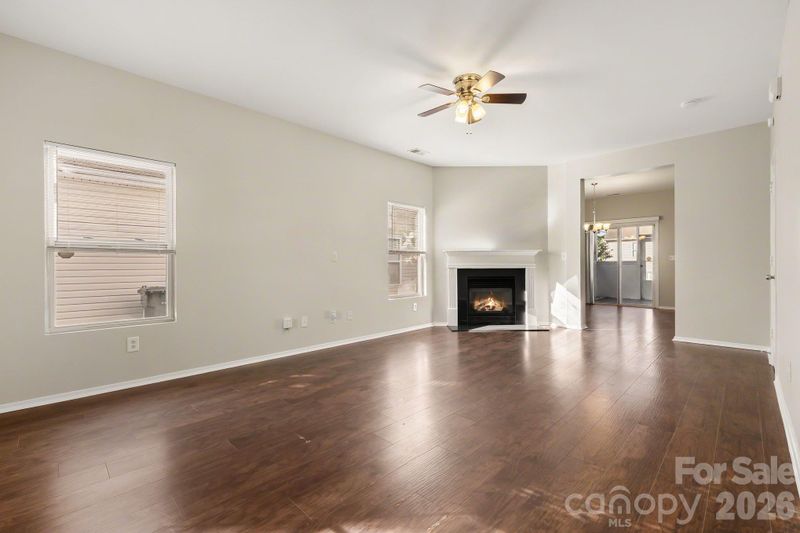 3642 Charterhall Ln, Charlotte, NC 28215