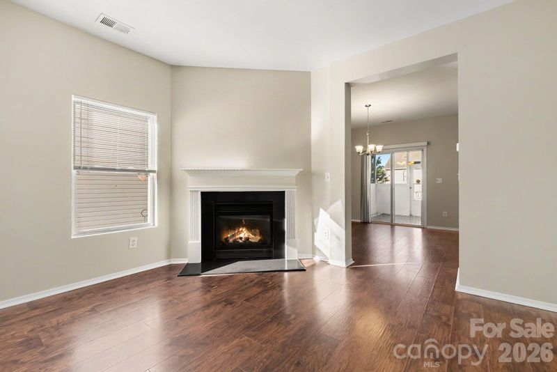 3642 Charterhall Ln, Charlotte, NC 28215