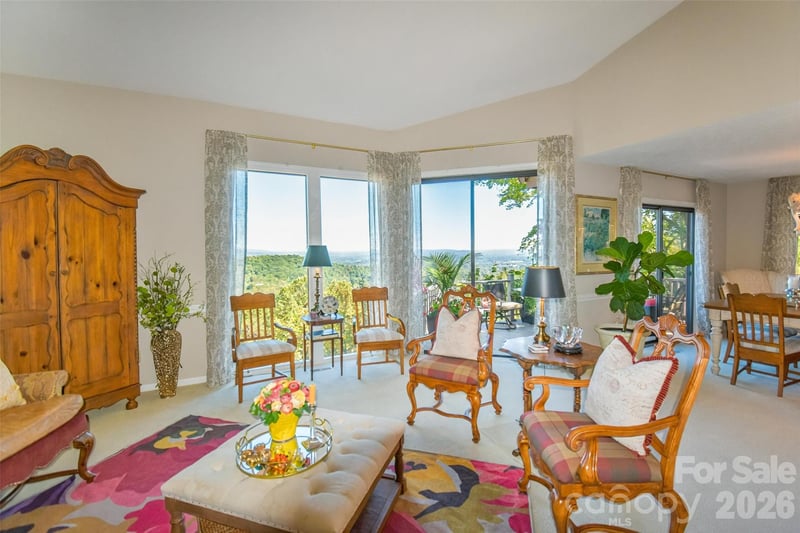 163 Country Ridge Rd, Laurel Park, NC 28739