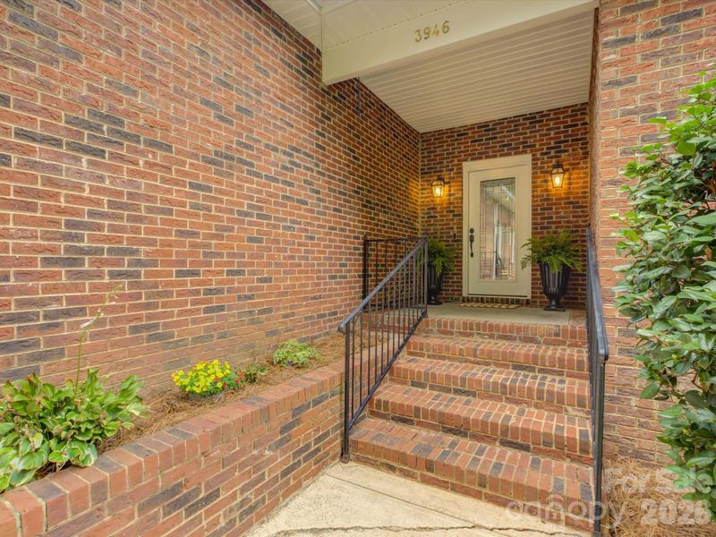 3946 Churchill Rd, Charlotte, NC 28211