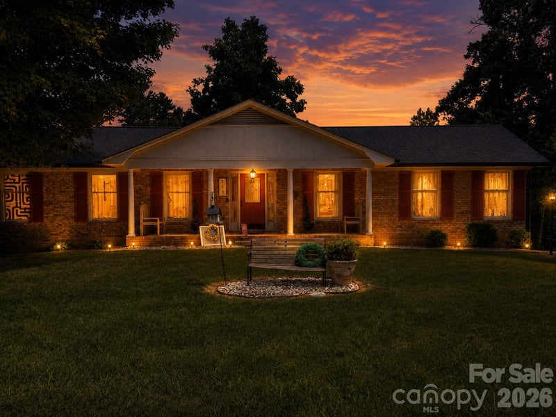 529 Carolina Ave N, Statesville, NC 28677