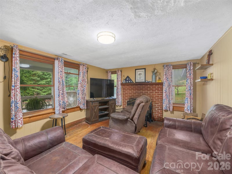 589 Little East Fork Rd, Canton, NC 28716