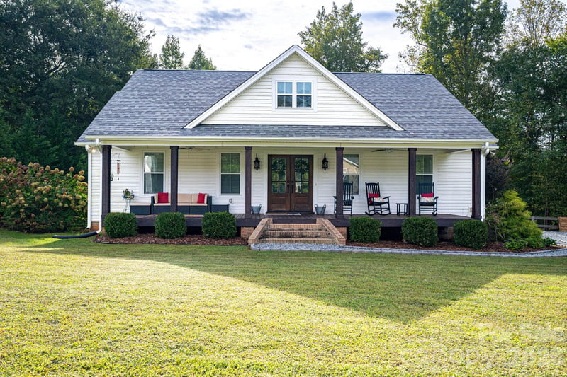 203 Dayton Rd, Dallas, NC 28034